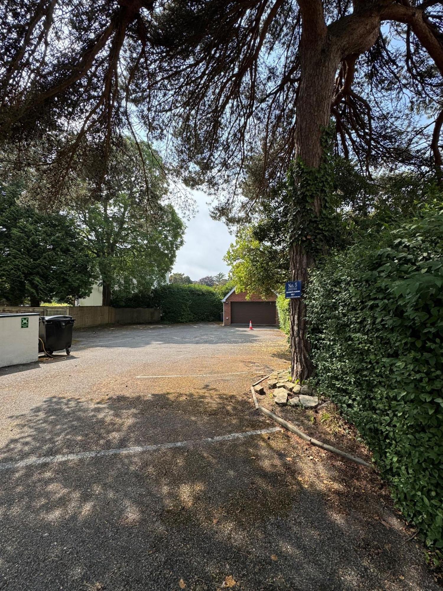 No5 Durley Road - Contemporary Serviced Rooms And Suites Bournemouth Exteriör bild
